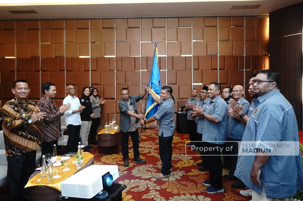 Hadiri Pelantikan PWI Madiun Raya, Wawali Tekankan Peran Strategis Wartawan dalam Membangun Kota Maju Mendunia