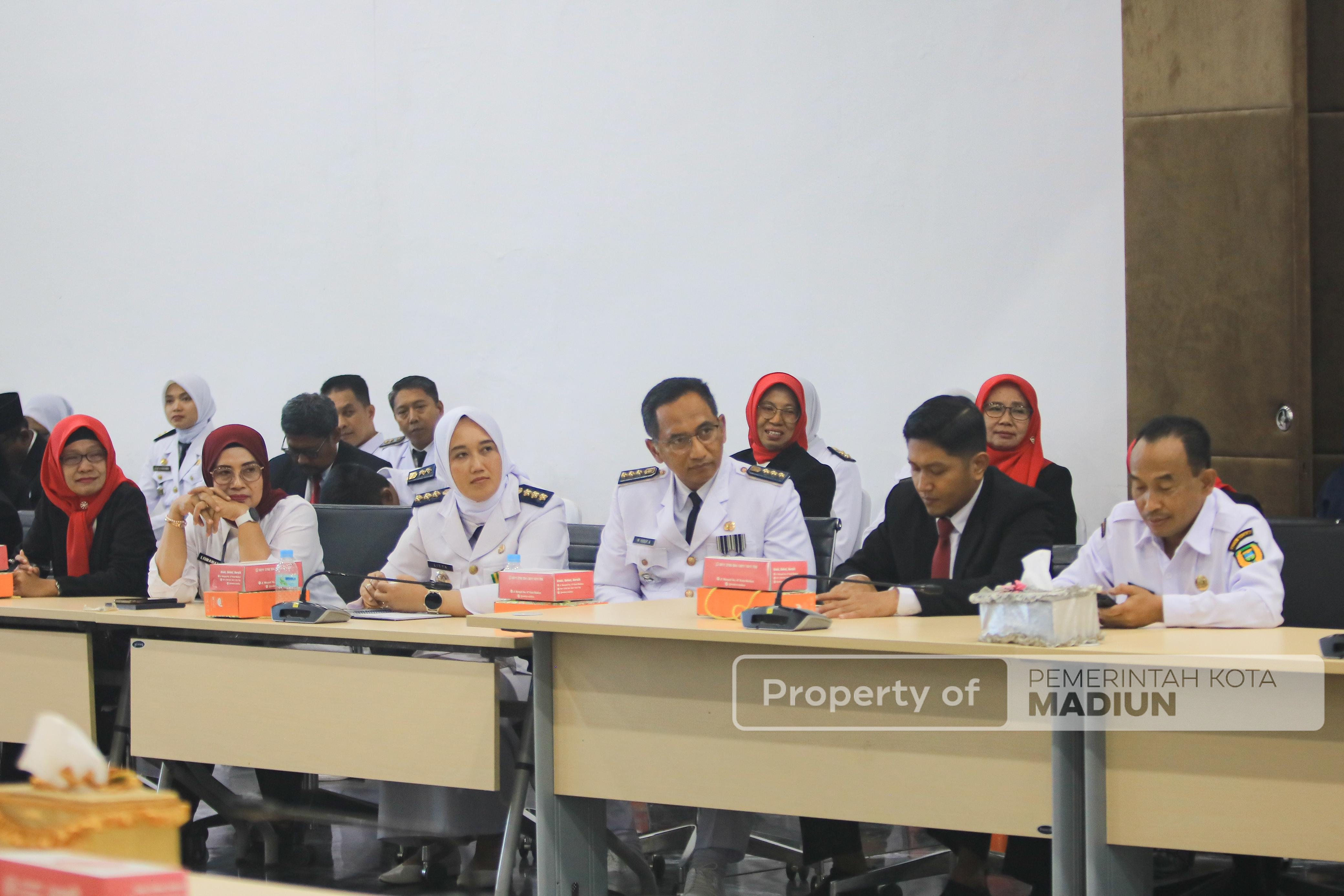Perkuat Literasi Keuangan, Wali Kota Maidi Apresiasi Sinergi OJK dan Pemda