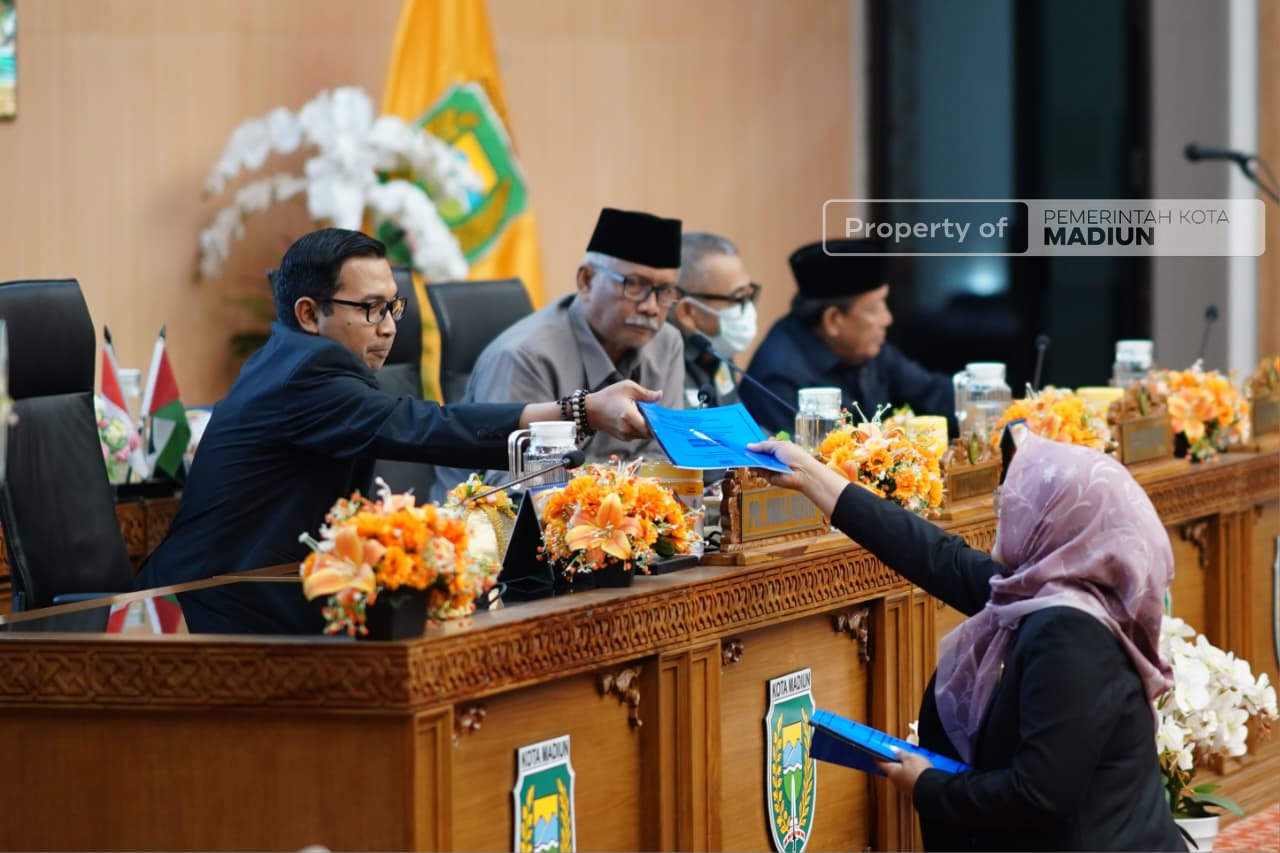 Delapan Fraksi DPRD Setujui Raperda Perubahan APBD 2026, Plt Wali Kota Pastikan Catatan Jadi Perhatian