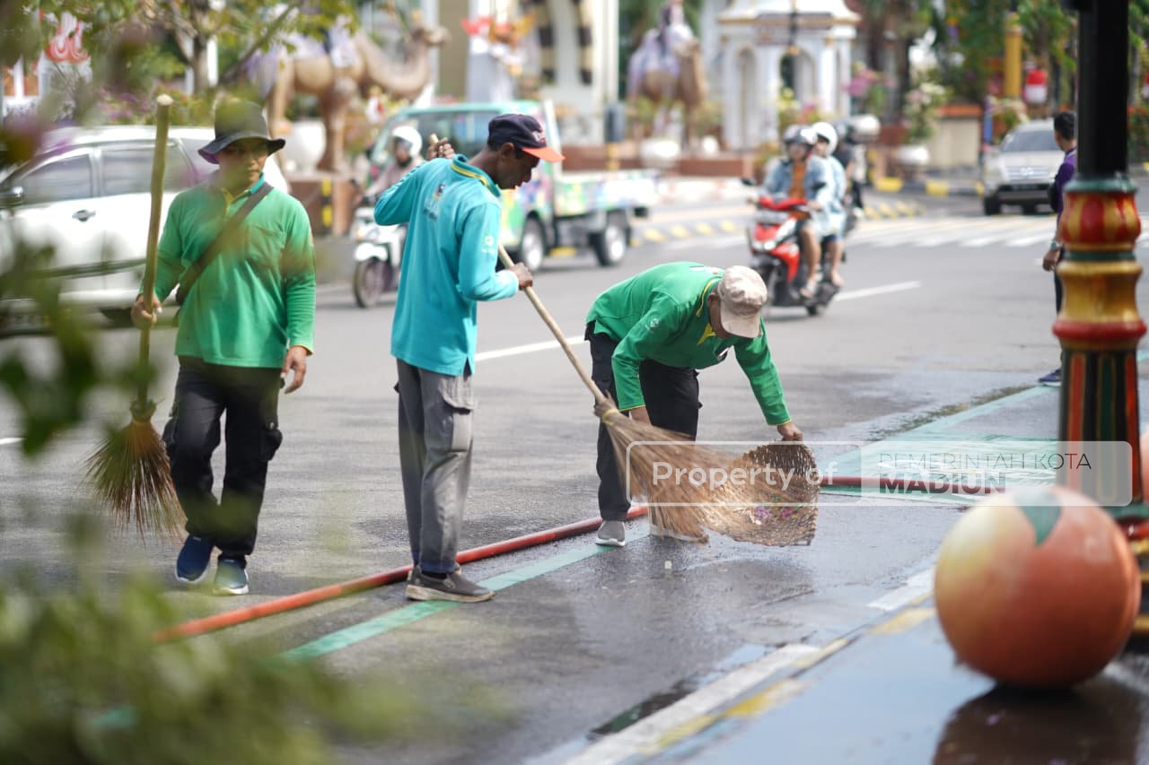 Wujudkan Kota Bersih, Wawali Pantau Kerja Bakti Jumat Pagi