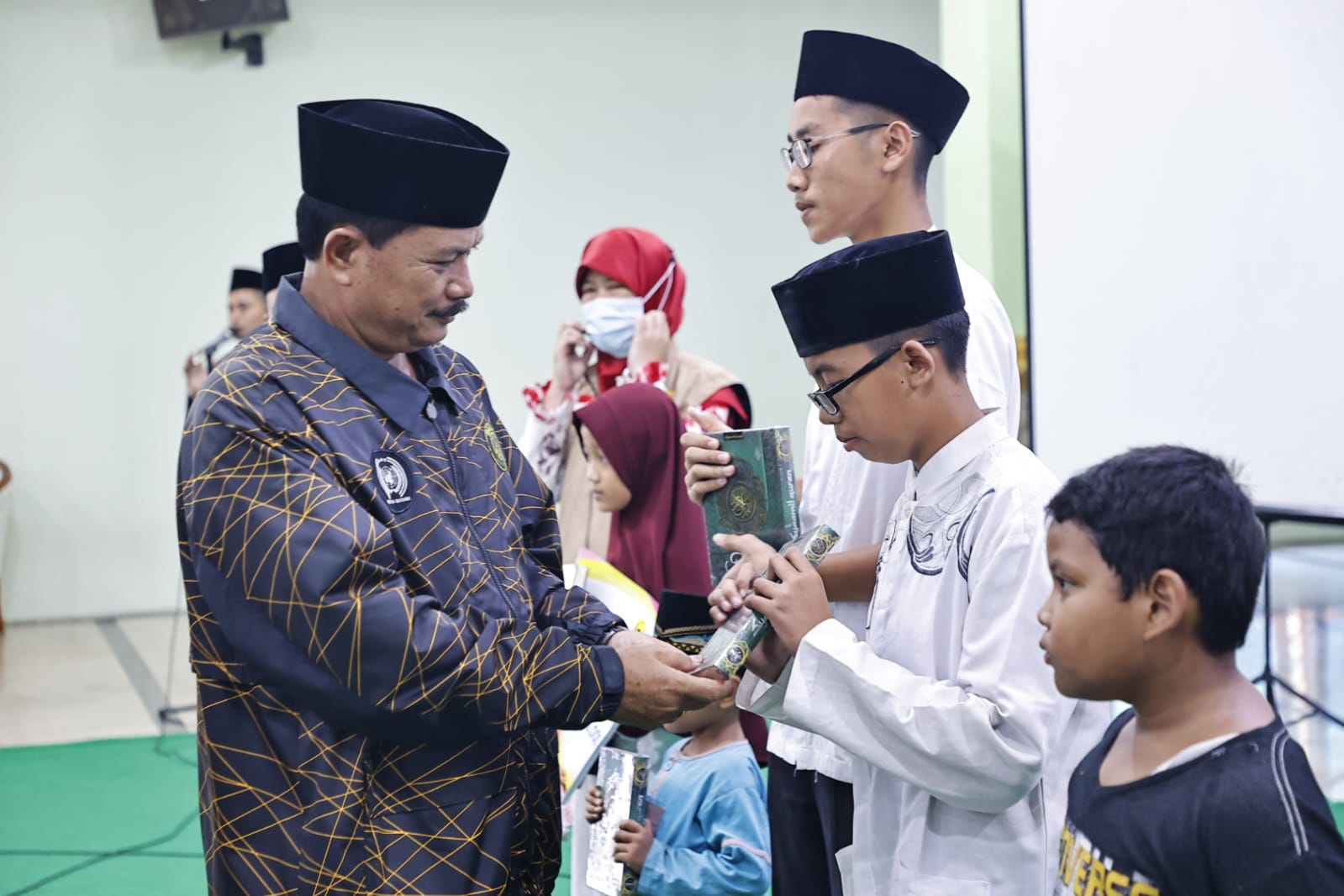 Hadiri Tarhib Ramadhan Di Masjid Baitul Hakim, Wali Kota : Kokohkan Keluarga Untuk Meraih Berkah Di Bulan Suci
