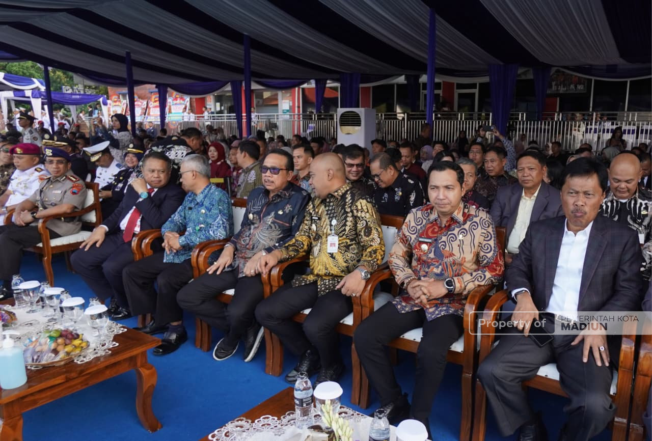 Hadiri Wisuda ke-102 PIP Semarang, Pemkot Madiun Teken MoU Pengembangan SDM Transportasi