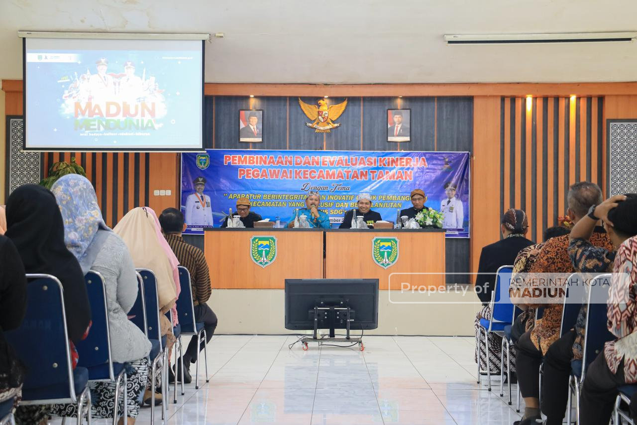 Hadiri Pembinaan Pegawai Kecamatan Taman, Wali Kota Madiun Tekankan Tiga Prioritas dalam Bekerja