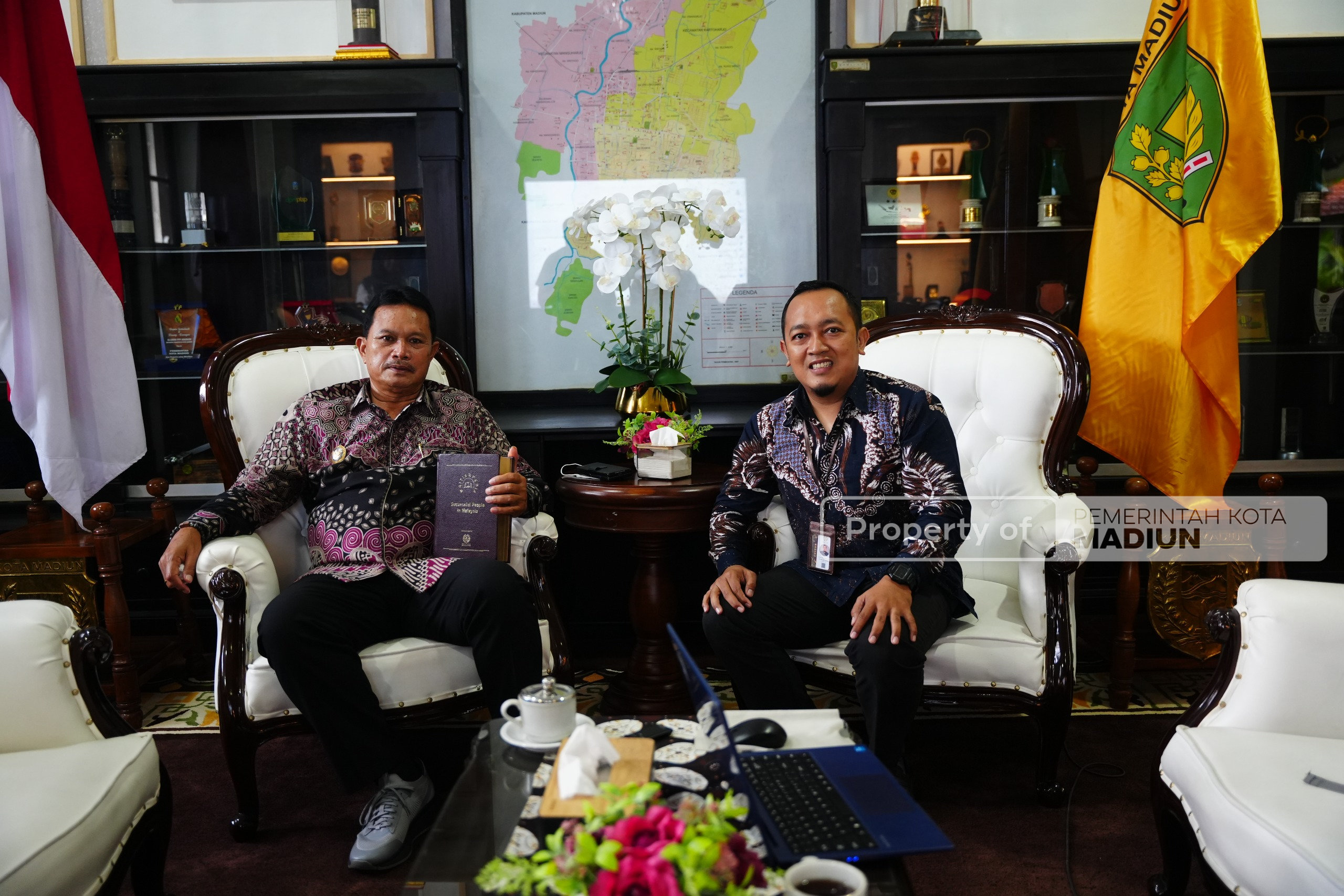 Masuk Ensiklopedia Tokoh Inspiratif, Kiprah Wali Kota Madiun Diakui Dunia