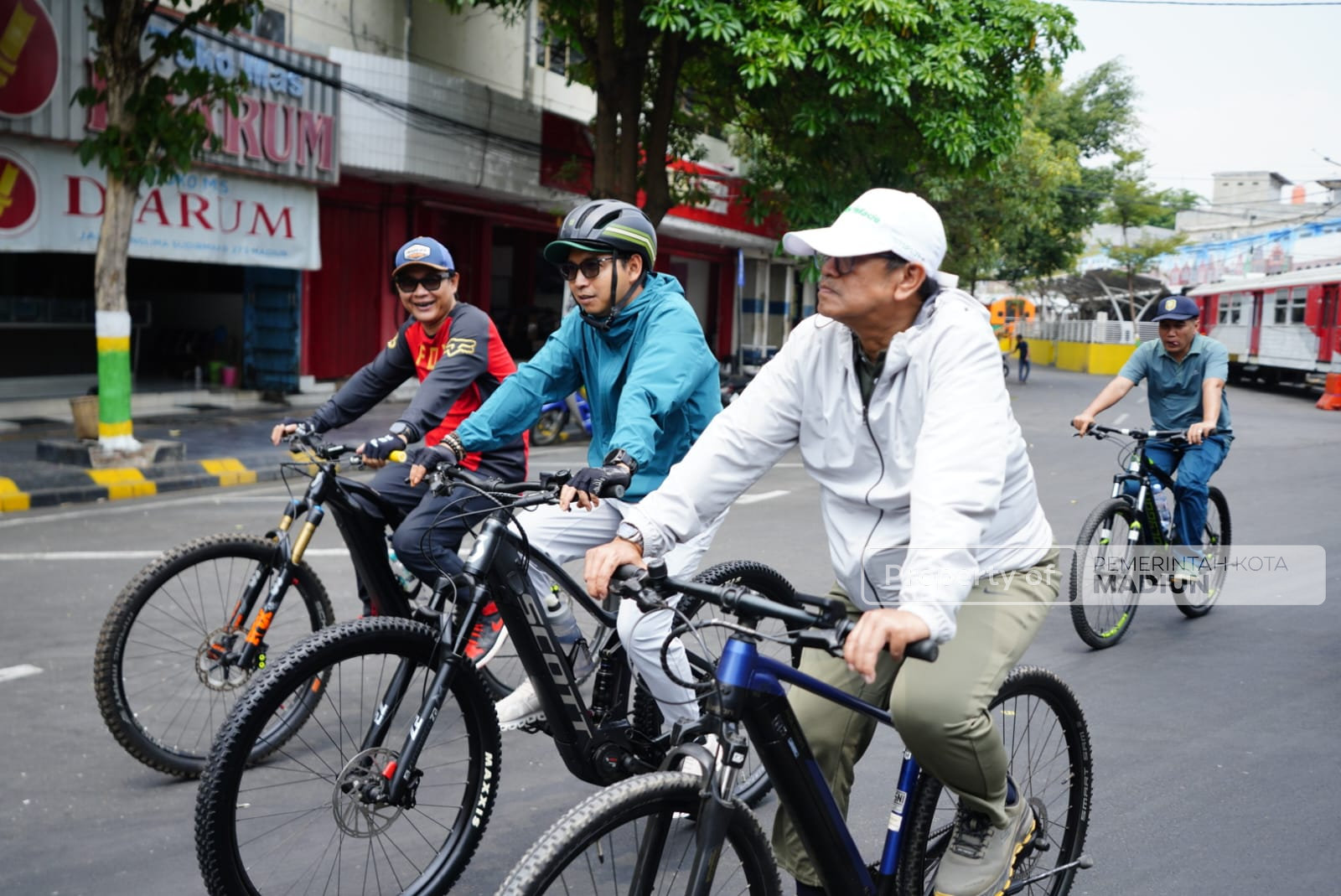 Gowes WBR di Kelurahan Nambangan Lor, Plt Wali Kota Soroti Disabilitas hingga Lansia Ngebrok